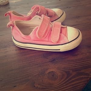 Gently used toddler converse size 7
